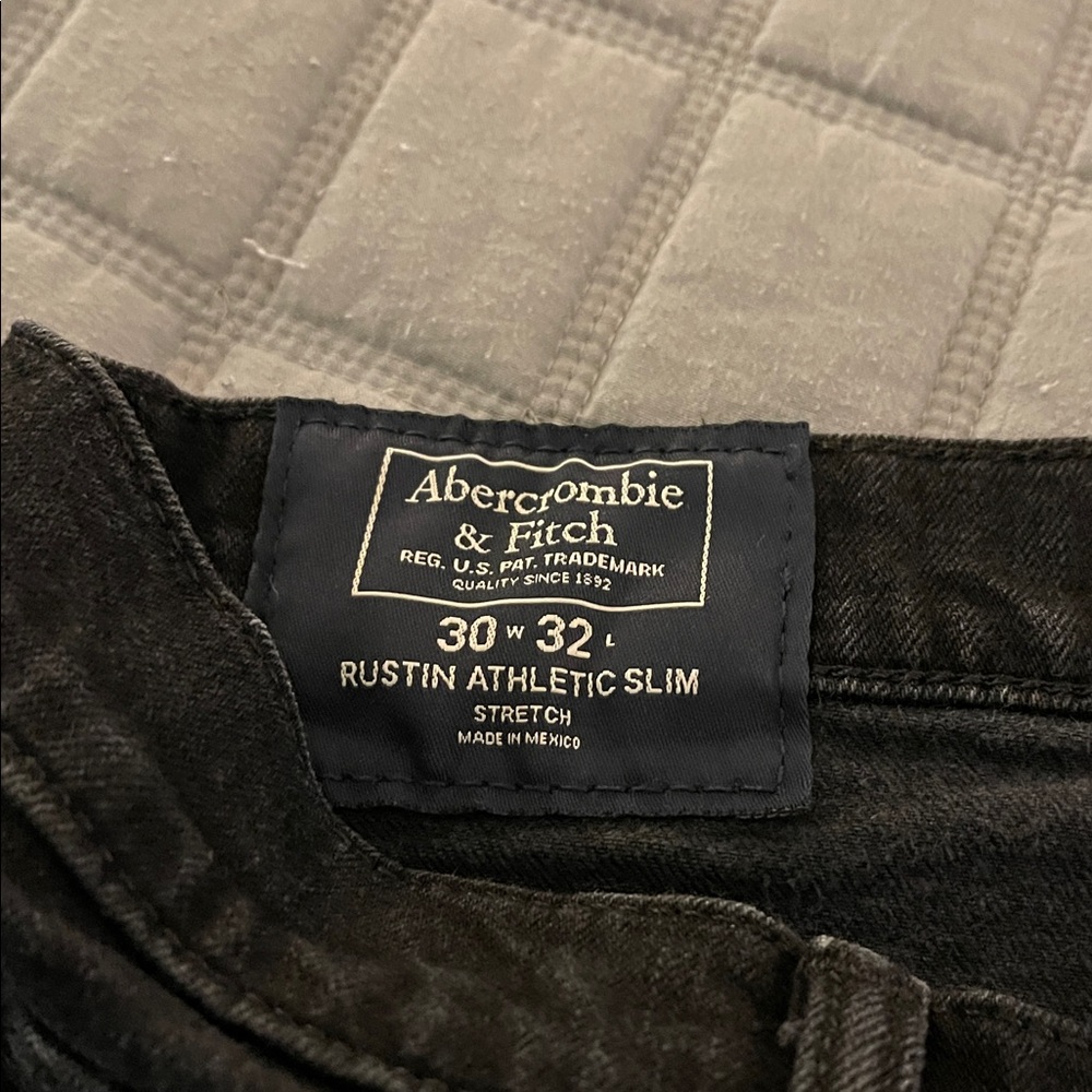 LIKE NEW Abercrombie & Fitch Black Slim Fit Jeans